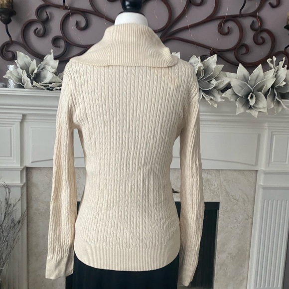 Pria Cotton Cable Knit Turtle Neck Sweater, Size Medium - Picture 6 of 12